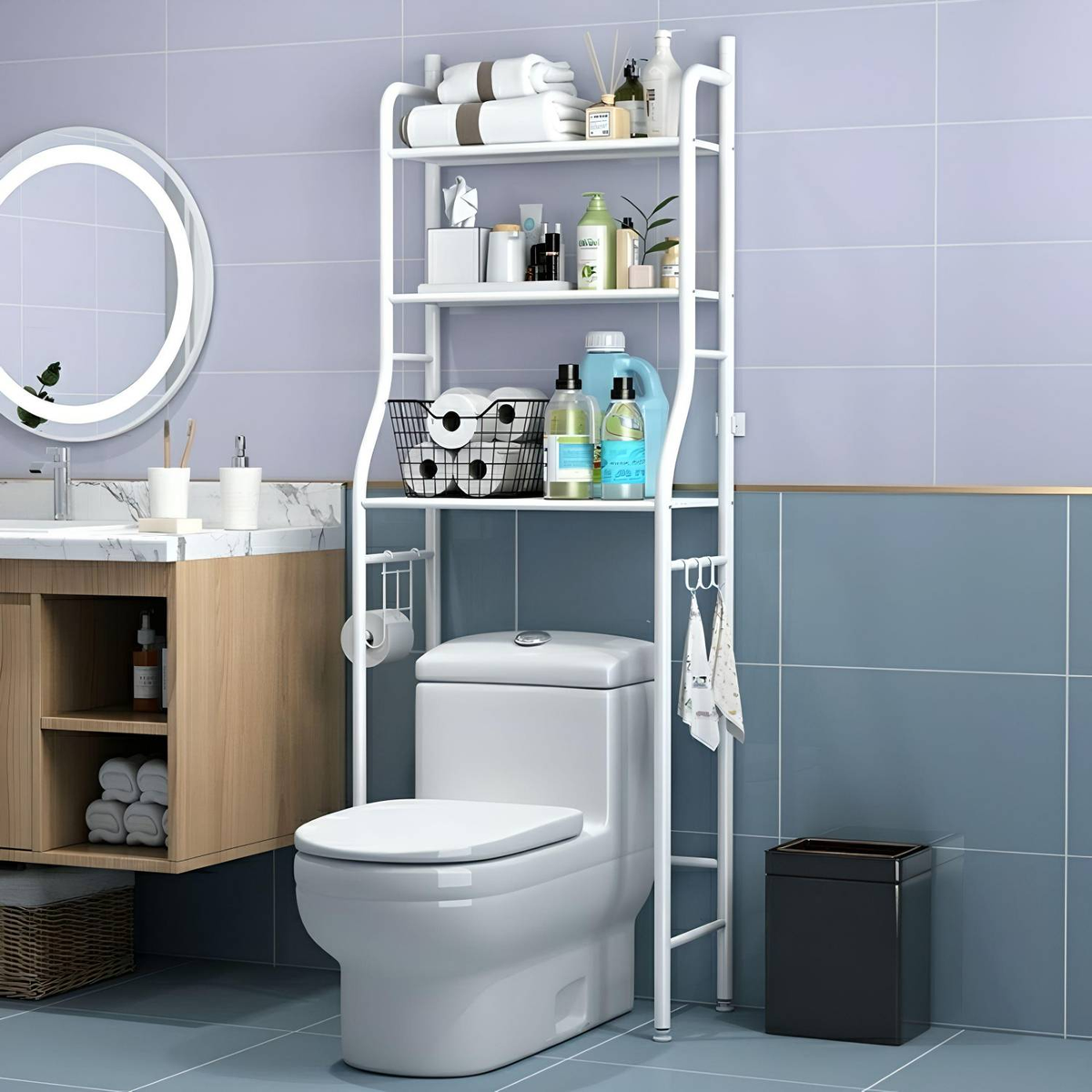 Estante de baño sobre el sanitario instalado