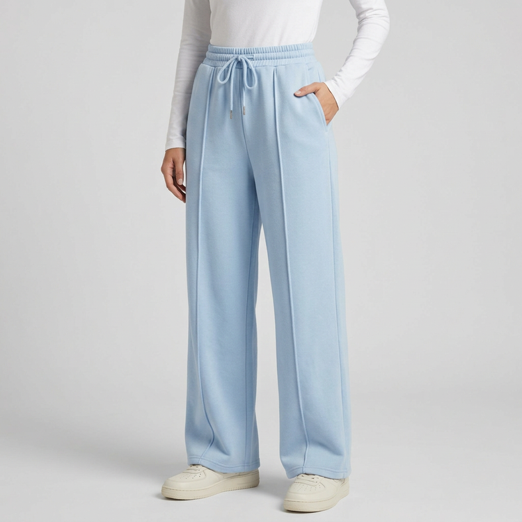 Jogger azul claro de bota recta para mujer